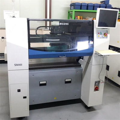 La máquina usada original Samsung SM411 del mounter del microprocesador de SMT escoge y coloca la máquina